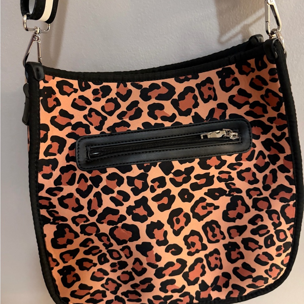 Leopard Print Crossbody Bag - Picture 4 of 7